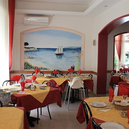Hotel Susanna 里米尼 外观 照片